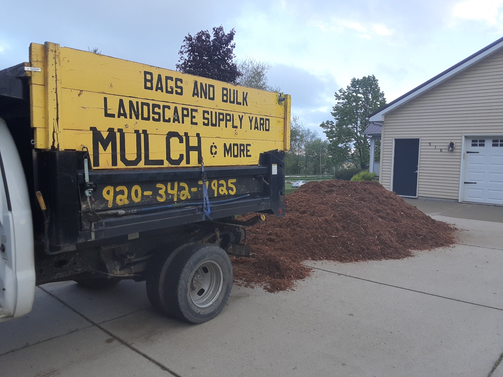 Reeseville Mulch Delivery